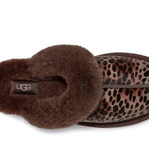 UGG - SCUFFETTE CASPIAN SLIPPERS
( Burnt CedarBurnt )